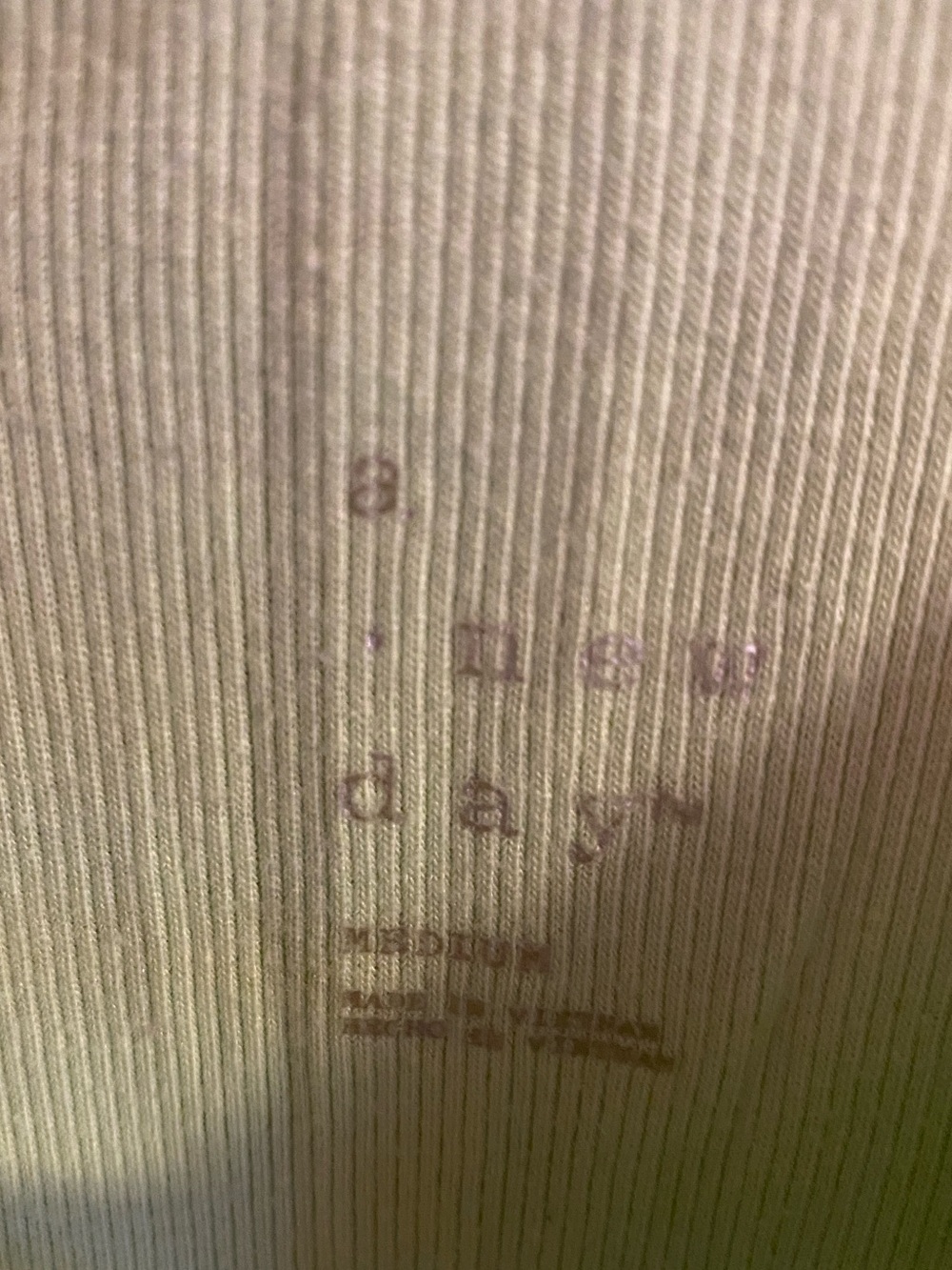 Classic Ribbed tee - Picture 2 of 3